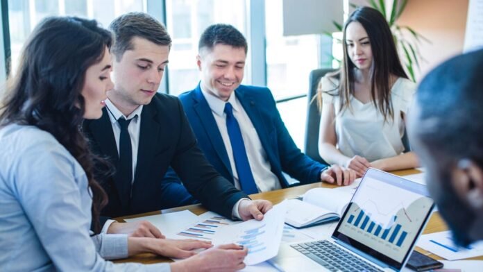 ManpowerGroup Expands Bullhorn Partnership, Deploying AI Globally