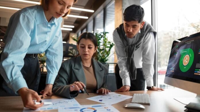 Retailers Urged to Rethink Workforce Strategy Amid Economic Strain