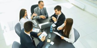 Tailored HR Programs Key for Hourly Employees, McLean Says Tailored HR Programs Key for Hourly Employees, McLean Says