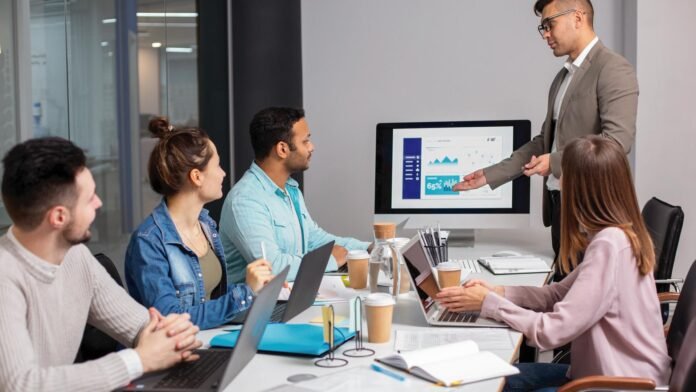 Malcolm Gladwell, Arianna Huffington Lead Staffbase VOICES 2025