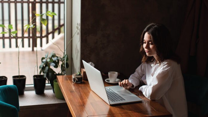 Global Workforce Responds Positively as Hybrid Work Becomes Standard