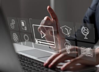 DXC’s Jennifer Ragone Recognized with 2025 N2Growth Leaders40 Top CHRO Award DXC's Jennifer Ragone Recognized with 2025 N2Growth Leaders40 Top CHRO Award