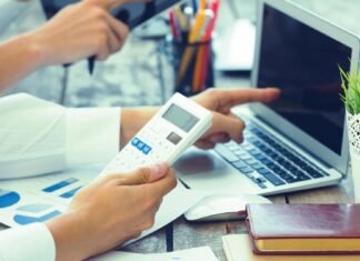 Over 80% of Hourly Workers Worry About Paying Bills, Survey Finds