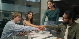 MangoApps Unifies the Modern Workplace with WFM and GenAI MangoApps Unifies the Modern Workplace with WFM and GenAI