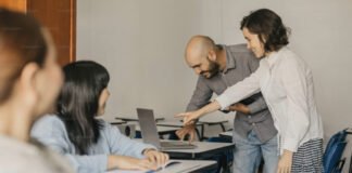 AND Digital partners with HowNow to boost consultant capability Consultants using the AND Digital HowNow platform for skills-based training and onboarding.