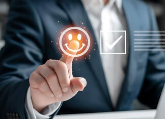 Firstup Wins Lighthouse Tech Award for EX Platform Innovation