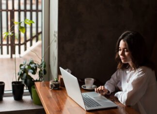 Inflation Pushes 63% of Seniors Back to Work: Study