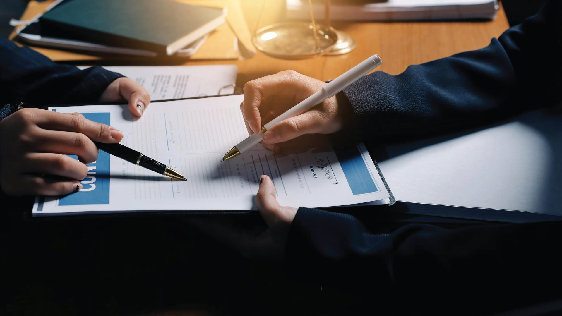 Strada, Navro Partner to Streamline Global Payroll Payments