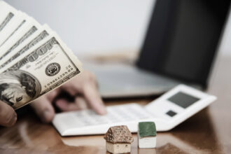 Thrive Acquires Incentiv to Bridge Compensation Data Gap for Private Equity